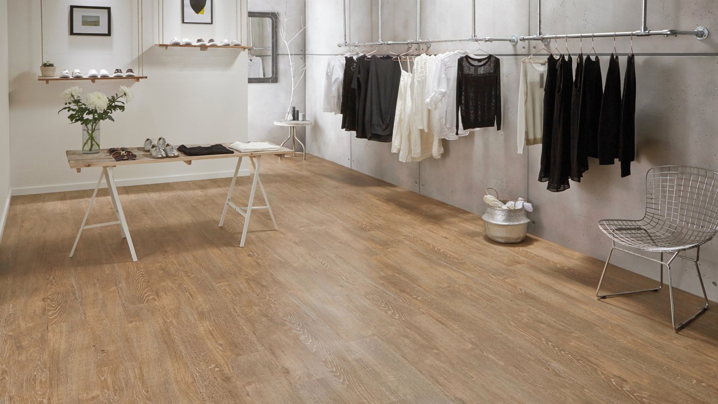 Honey Oak VGW94T | SCB94 floors in a botique clothing store